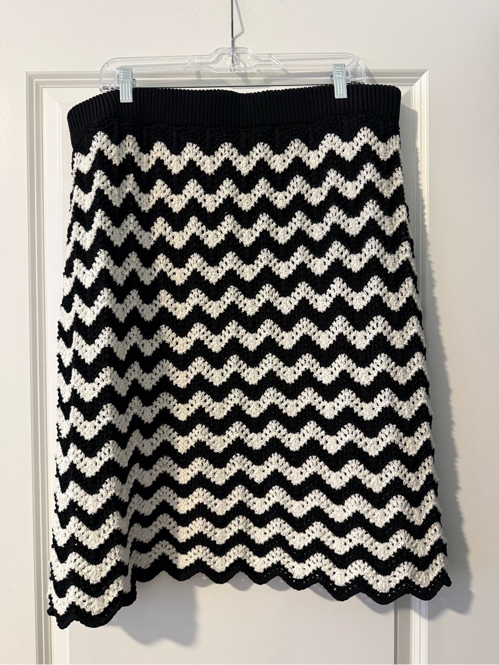 Ava & Viv Black and White Chevron Knit A-Line Skirt